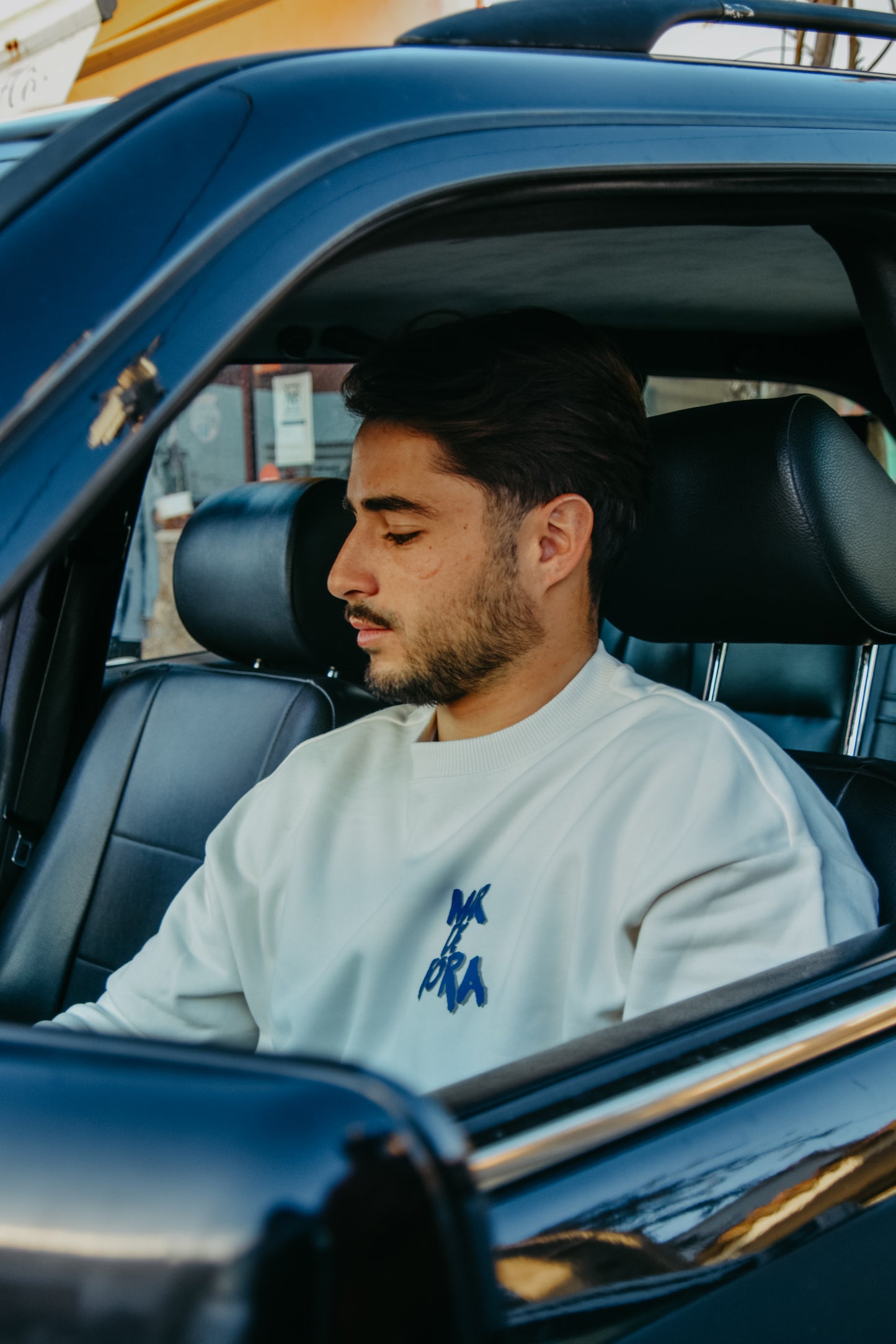 Mar De Fora We Drive a Classic Crew neck