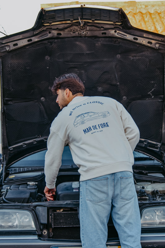 Mar De Fora We Drive a Classic Crew neck